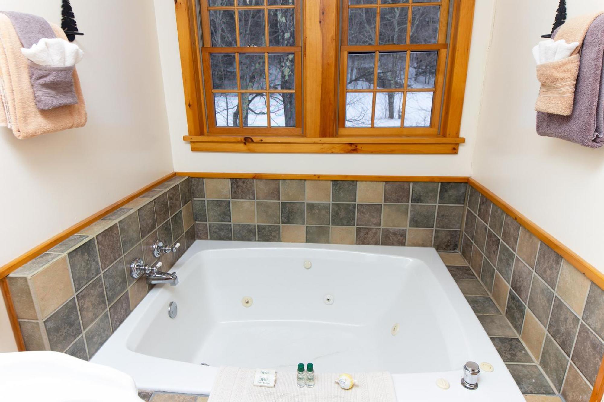 Trails End Inn Keene Valley Экстерьер фото