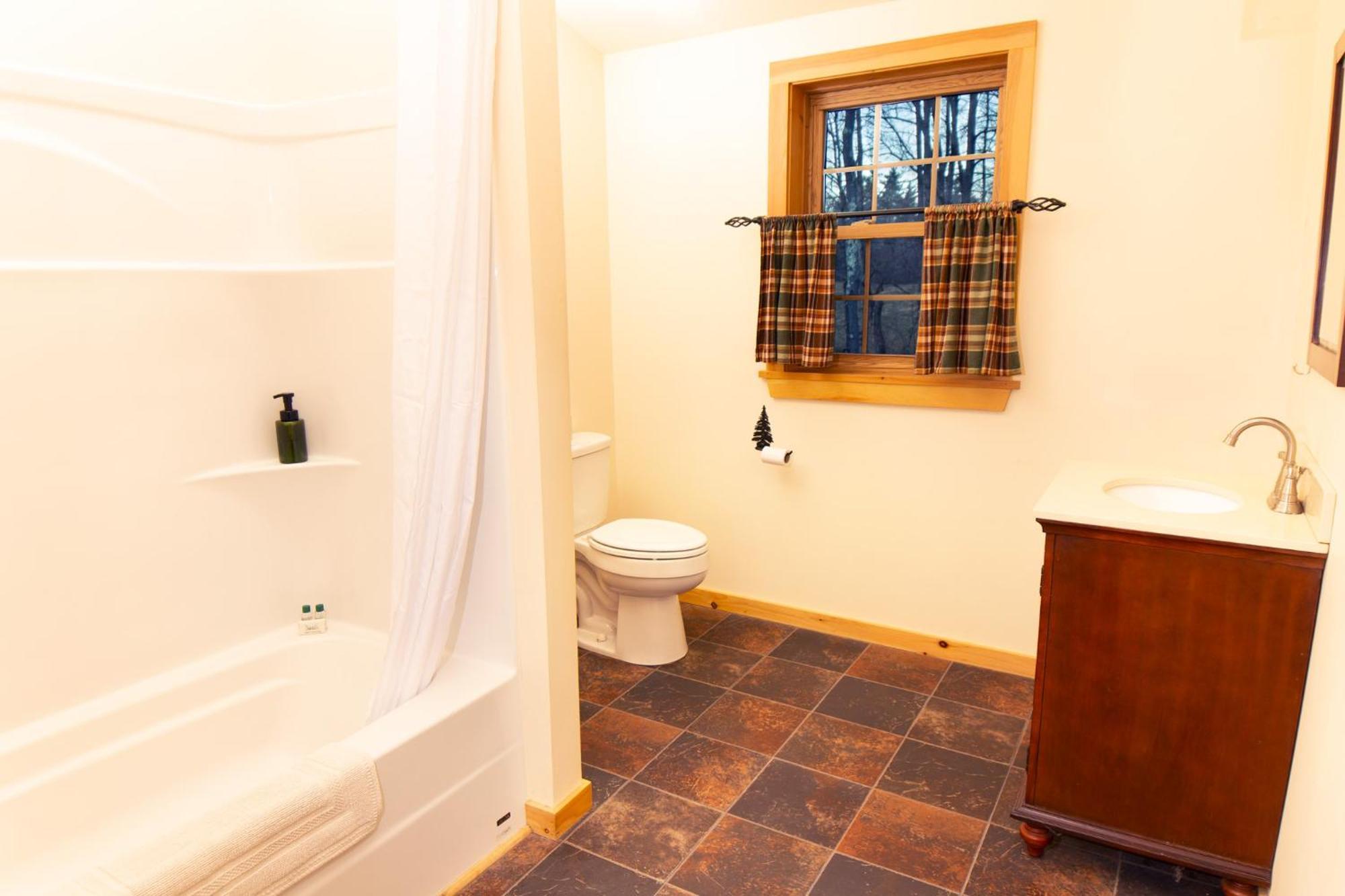 Trails End Inn Keene Valley Экстерьер фото