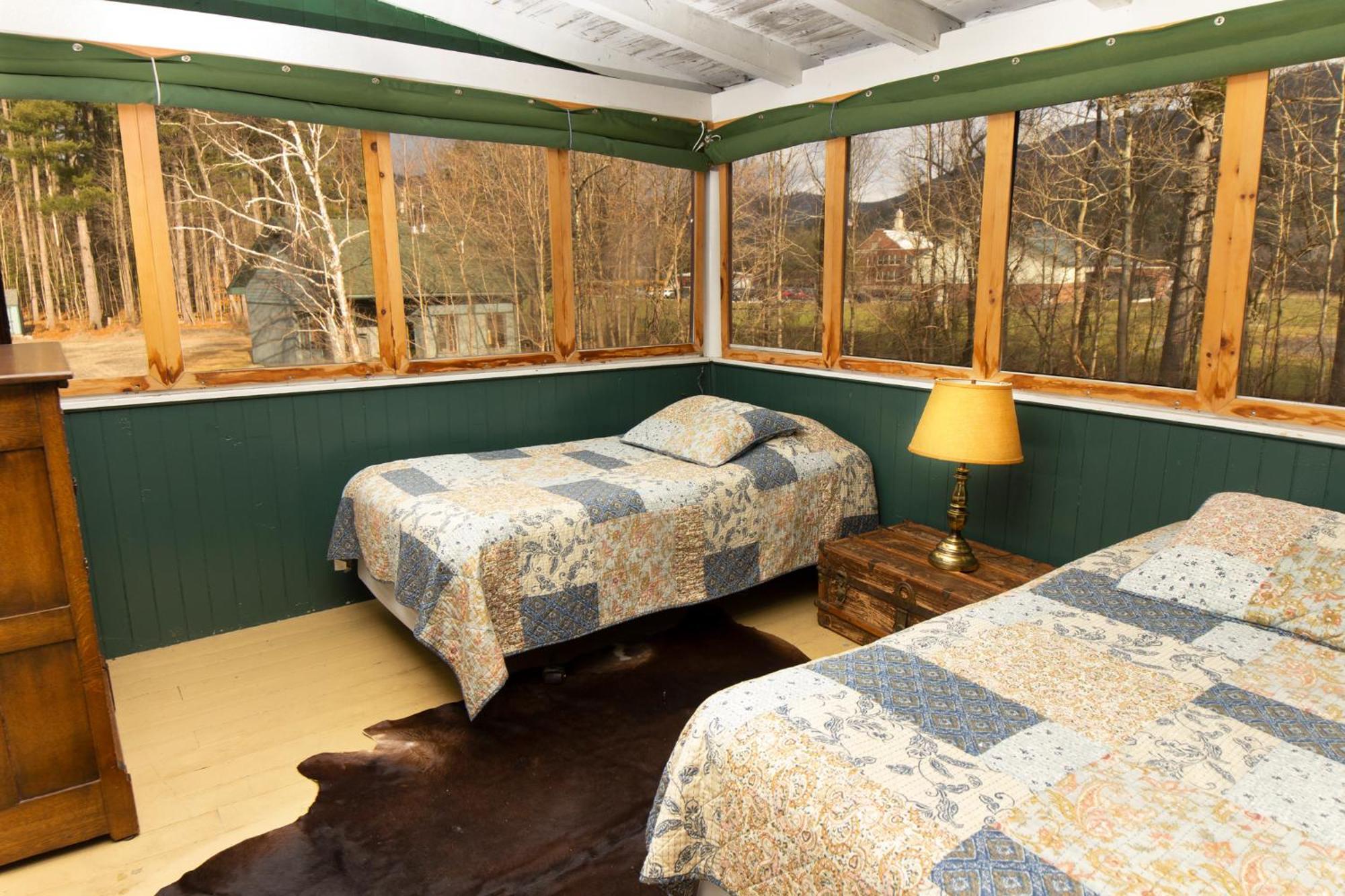 Trails End Inn Keene Valley Экстерьер фото