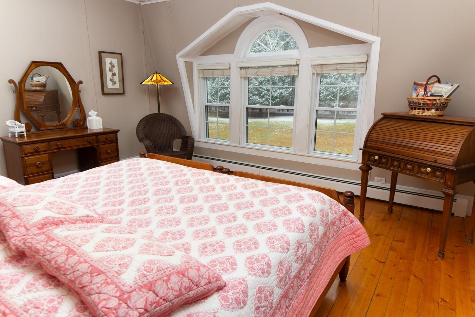 Trails End Inn Keene Valley Экстерьер фото
