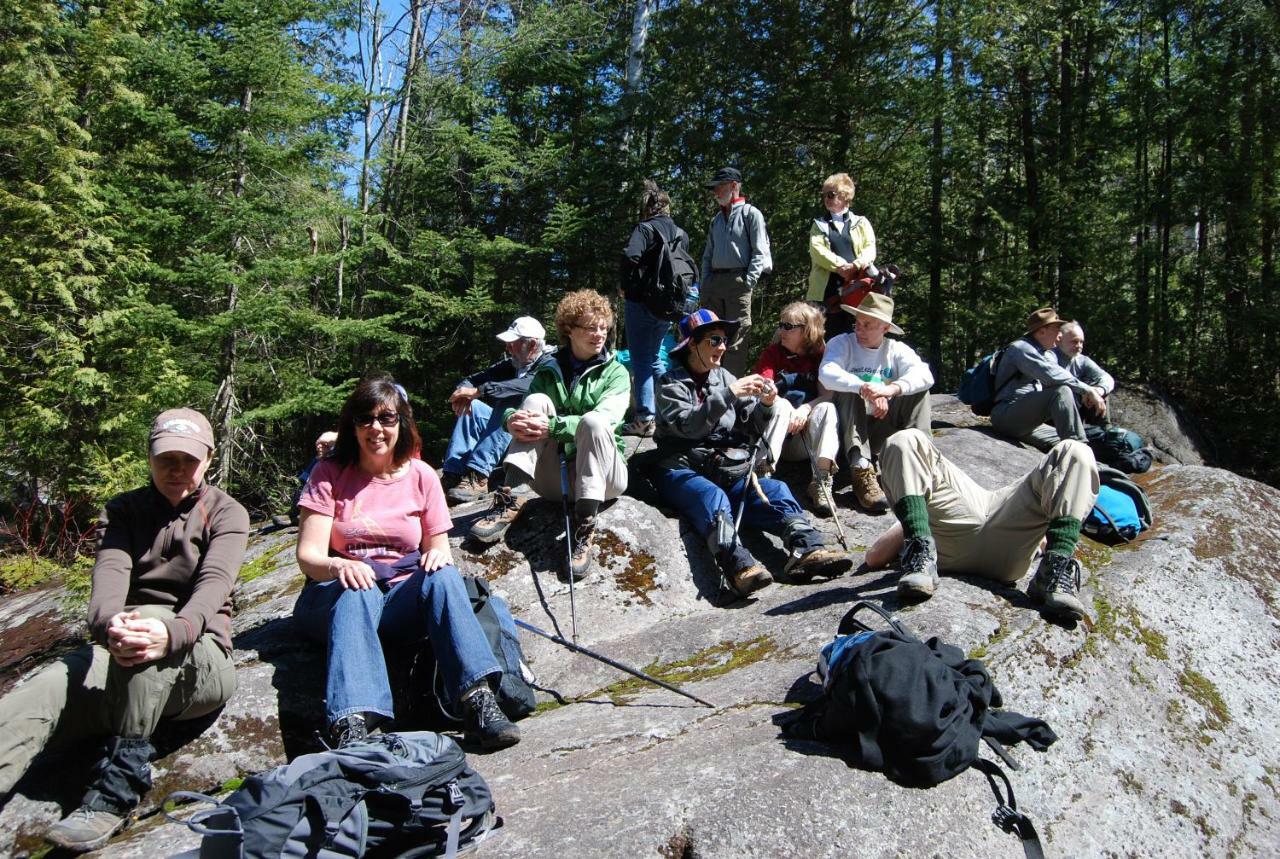 Trails End Inn Keene Valley Экстерьер фото